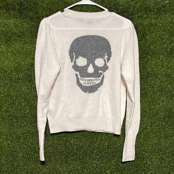⭐️ SKULL CASHMERE Madison Skull Print Cashmere Sweater - Picture 4 of 7